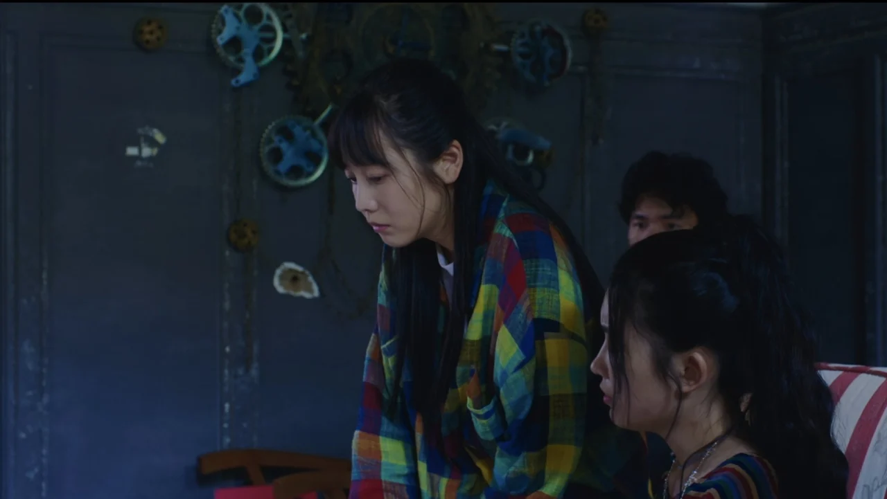 Tòa Nhà Màu Đen Kinh Hoàng